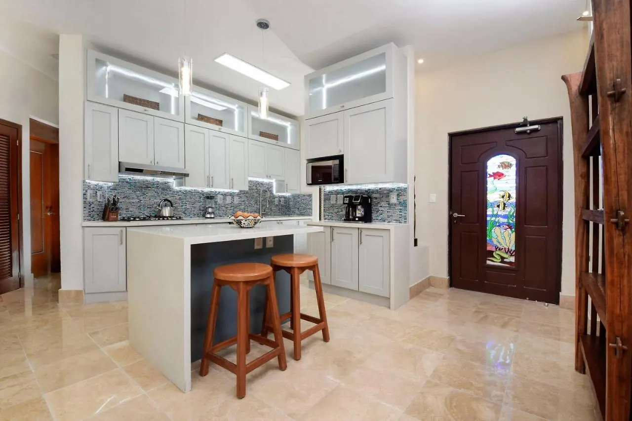 Oceanfront Condo Luna Encantada With Pool And Great Rates Luna A2 Playa del Carmen 0*,  México